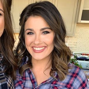 Meet your Posher, Carrie